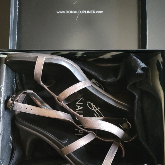 Pewter strappy sandals - Picture 5 of 5